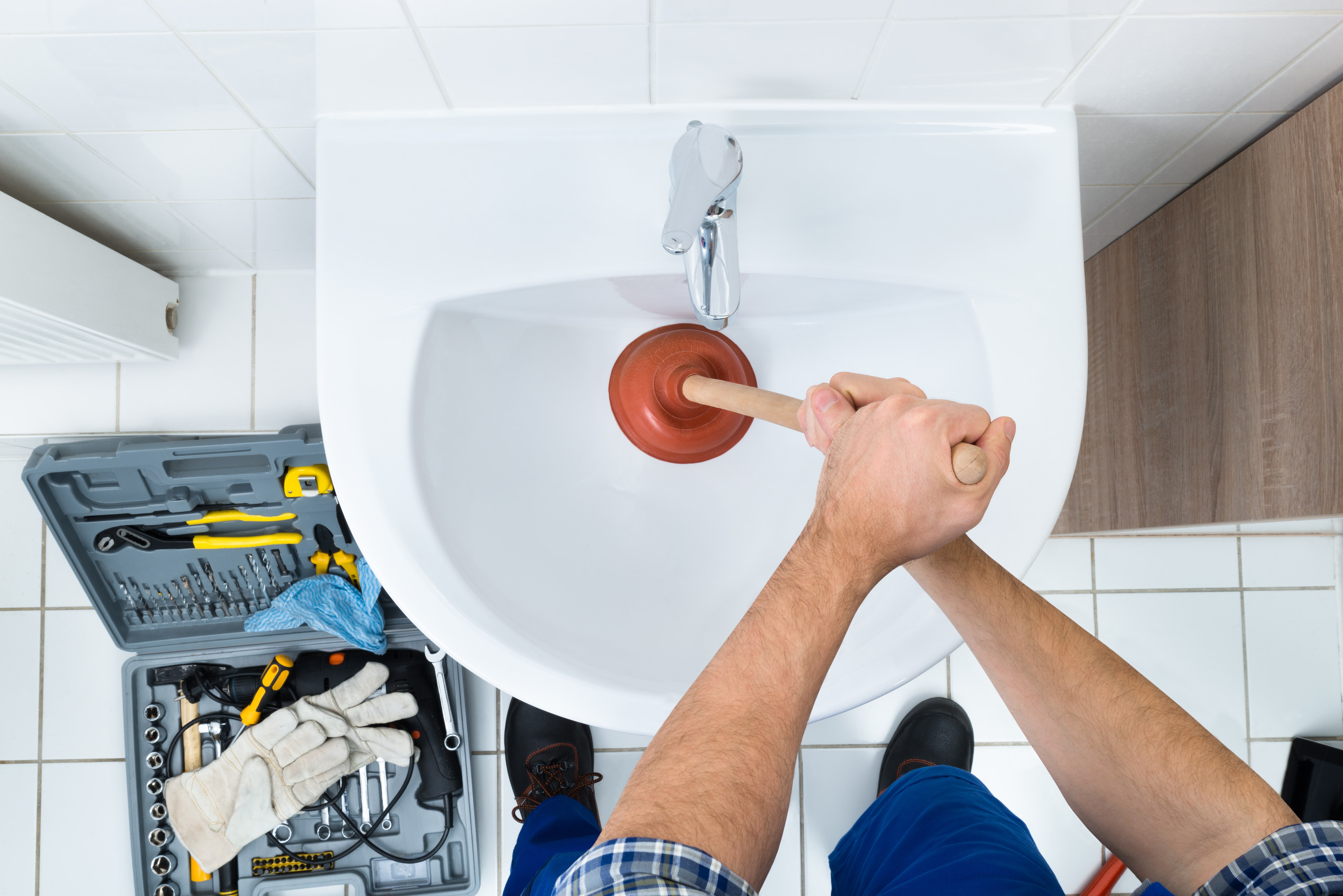 How to unblock your drain before calling the pros - Easy DIY recipes